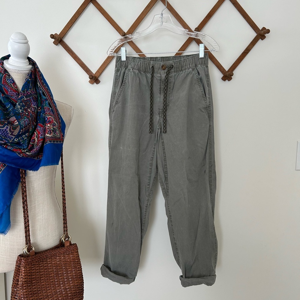 💫Eddie Bauer Women’s Gray Chinos